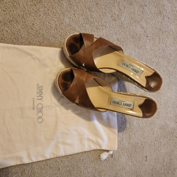 Size 10 Tan Jimmy Choo Phyllis style wedge sandal - Picture 3 of 6